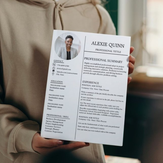 Modern Minimalist Photo Professional Resume Card (Creator Uploaded)