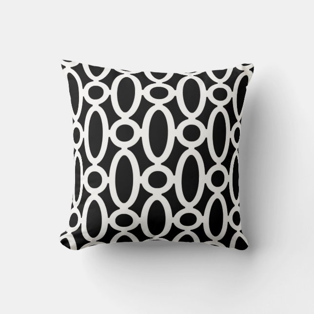 Modern Oval Links Pattern in Black and White Throw Pillow (Front)