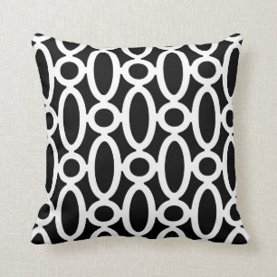 Modern Oval Links Pattern in Black and White Throw Pillow