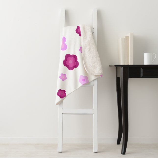 Modern pink gradient flower pattern  sherpa blanket (In Situ)