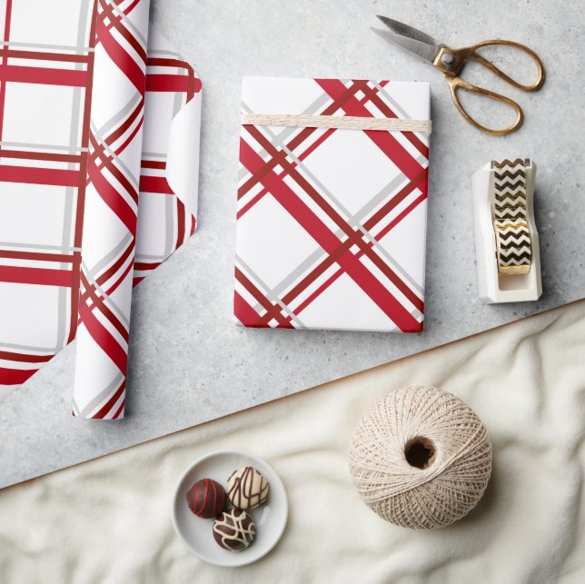 Modern Plaid Christmas wrapping paper (Crafts)