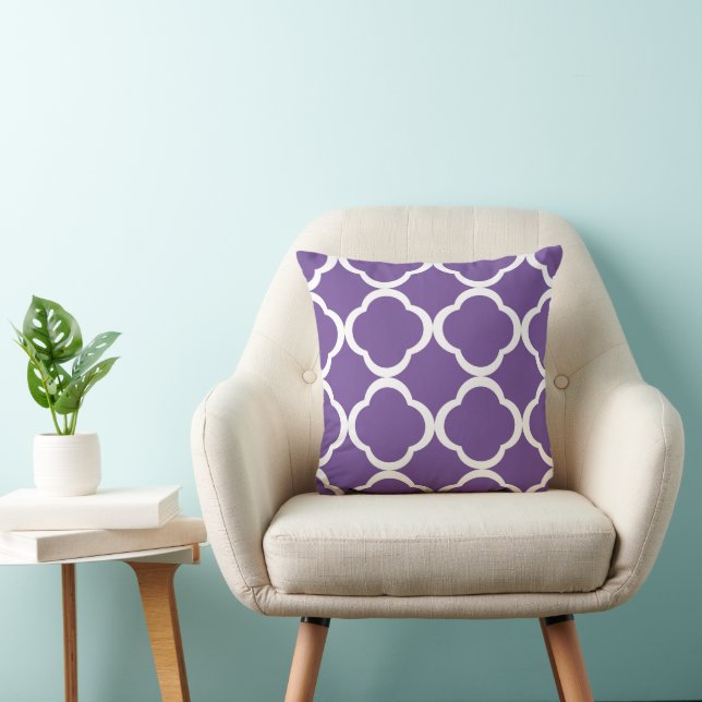 Modern Purple Quatrefoil Pattern Throw Pillow (Chair)