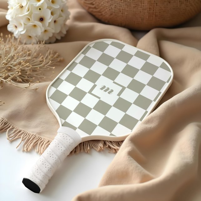 Modern Retro Chequered Pattern Custom Monogram Pickleball Paddle (Modern Retro Chequered Pattern Custom Monogram Pickleball Paddle)