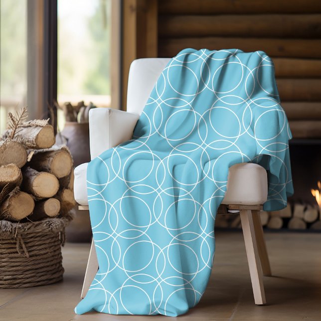 Modern Simple Pattern Fleece Blanket (fleece blanket with circle pattern in light blue)