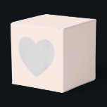 Modern Solid Cream Simple Chic Elegant Favor Box<br><div class="desc">Modern Solid Cream Simple Chic Elegant Favour Boxes features a modern solid cream. Perfect for Valentine's Day,  Women's Day,  Mother's Day,  birthday parties,  anniversary,  weddings,  baby showers and more. Created by Evco Studio www.zazzle.com/store/evcostudio</div>