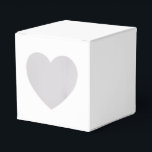 Modern Solid White Simple Chic Elegant Favor Box<br><div class="desc">Modern Solid White Simple Chic Elegant Favour Boxes features a modern solid white. Perfect for Valentine's Day,  Women's Day,  Mother's Day,  birthday parties,  anniversary,  weddings,  baby showers and more. Created by Evco Studio www.zazzle.com/store/evcostudio</div>