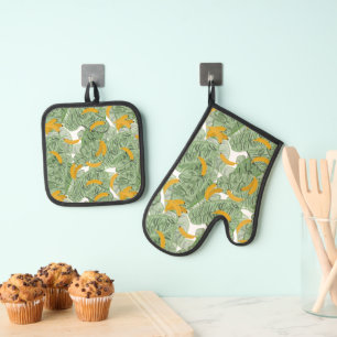 Modern Tropical Banana Greenery Pattern Oven Mitt & Pot Holder Set