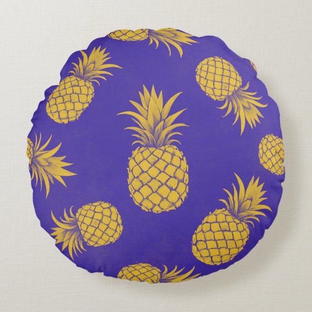 Modern Tropical Pineapple Watercolor Round Pillow (Front)