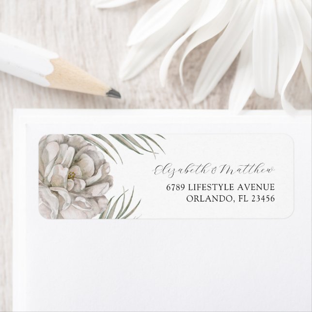 Modern White Floral Return Address Label (En situation)