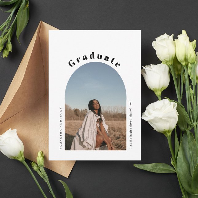 Moderne Simple Photo Arch Graduate Invitation (Créateur téléchargé)