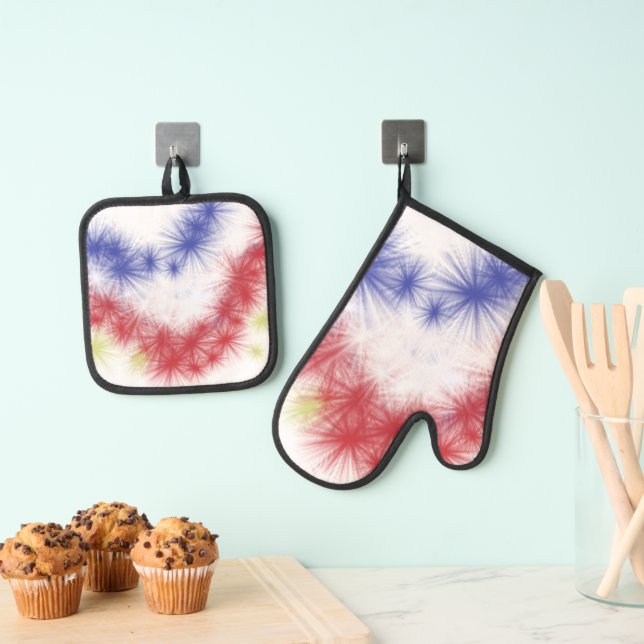 Moe's Fireworks Celebration  Oven Mitt & Pot Holder Set (Insitu(Hanging))