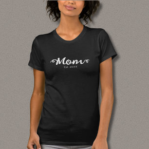 Mom Established New Mom Gift T-Shirt