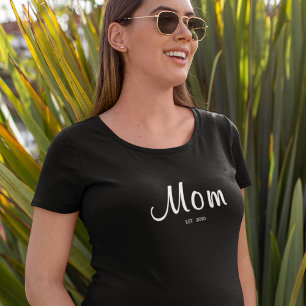 Mom Established New Mom Gift T-Shirt