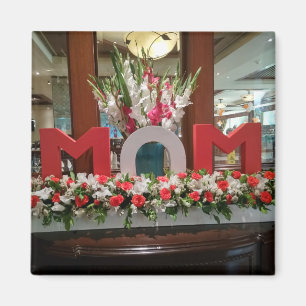 "Mom, I Love You" – A Heartfelt Floral Tribute Magnet