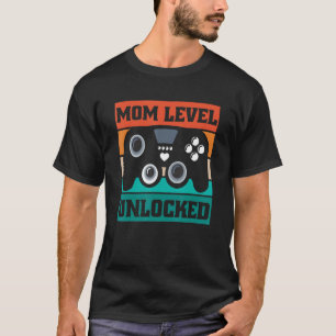 Mom Level Unlocked New Baby Retro Game Gamer Mom T-Shirt