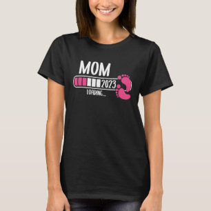 Mom Loading 2023 First Time Pregnancy Announcement T-Shirt