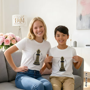 MOM Queen of my life, Golden Script Black Chess  T-Shirt