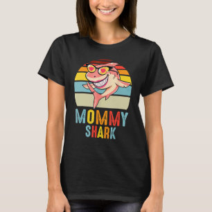 Mommy Shark Vintage Retro Shark Mother's Day T-Shirt