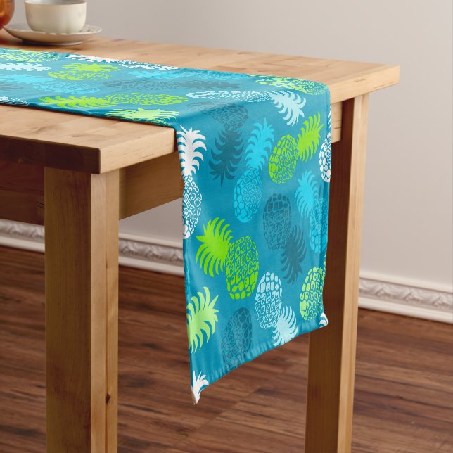 Momona Pineapple Hawaiian Tropical Short Table Runner (In Situ)