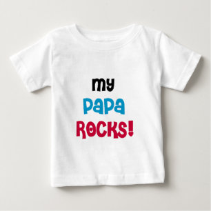 Mon papa bascule des T-shirts et des cadeaux