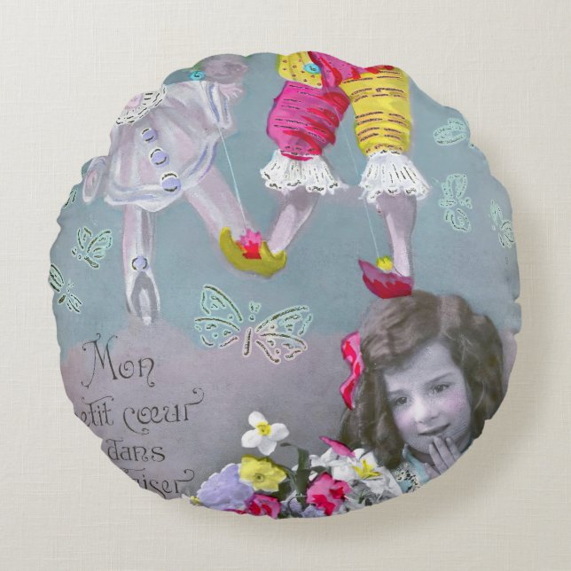 Mon petite coeur dans ce baiser 2 round pillow (Front)