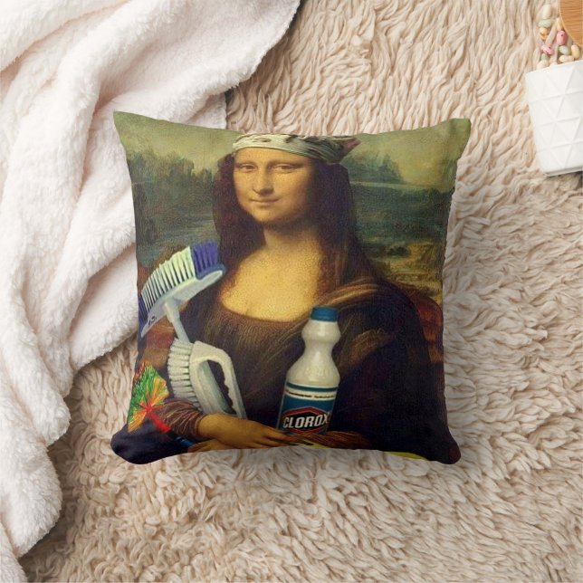 Mona Lisa holding cleaning tools Leonardo DaVinci  Throw Pillow (Blanket)