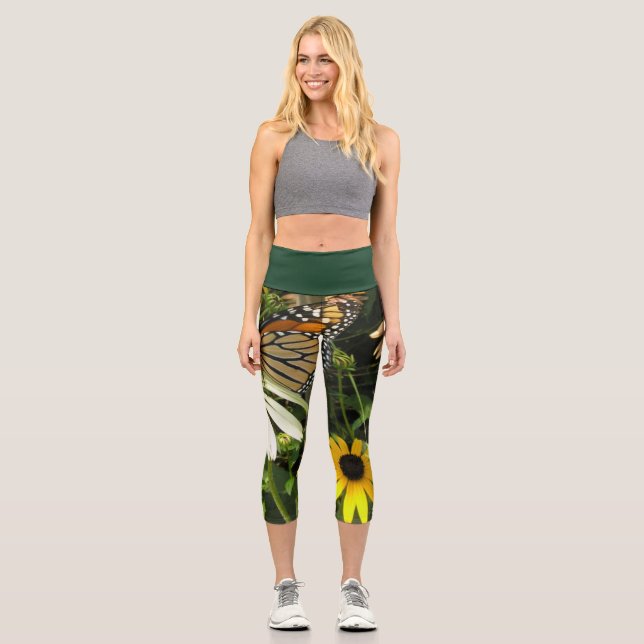 Monarch butterfly with Daises Capri Leggings (Front)