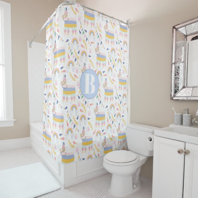 Monogram Llama Rainbow Baby Nursery Douche rideau (En situation)
