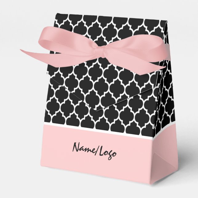 Monogramed Black Pink & White Quatrefoil Pattern Favor Box (Front Side)