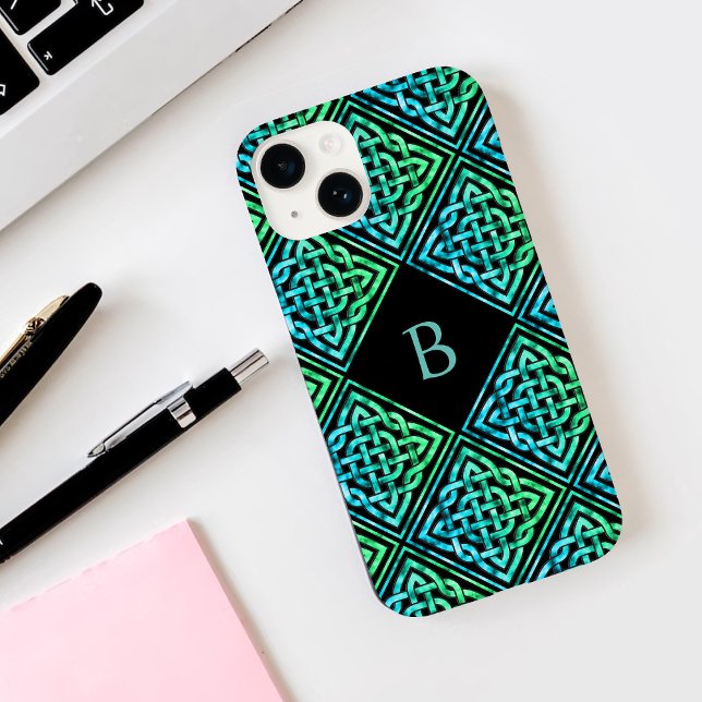 Monogramme Celtic Knot iPhone 14 Coque (Créateur téléchargé)