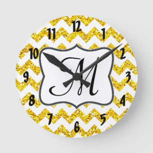Monogramme Chevron jaune moderne Horloge murale in