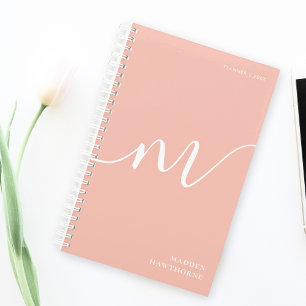 Monogramme fillette Calligraphie Coral Blush rose