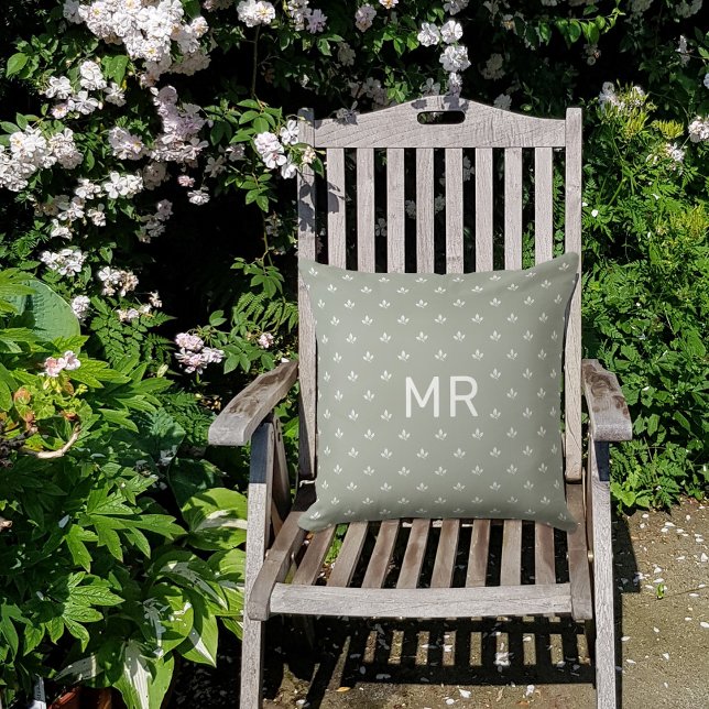 Monogramme Motif moderne | Coussin extérieur perso (Custom monogram accent outdoor pillow with modern leaf pattern decor. Initials gift idea for men.)