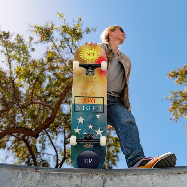 Monogramme Nuit VS Jour Skateboard (Extérieur 1)