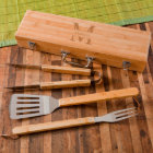 Monogramme rustique Empilé Bamboo Grilling Outils 