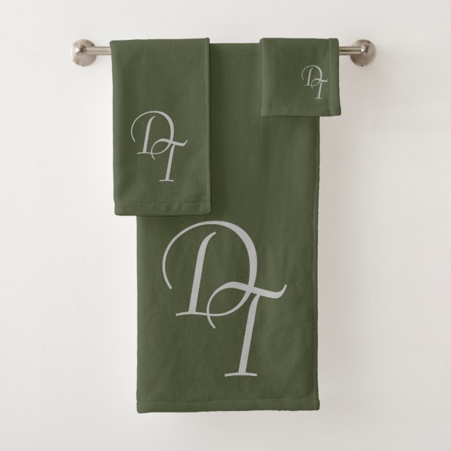 Monogrammed -   dark green solid bath towel set (Insitu)