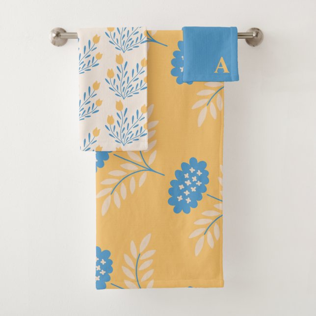 Monogrammed Floral Towel Set (Insitu)