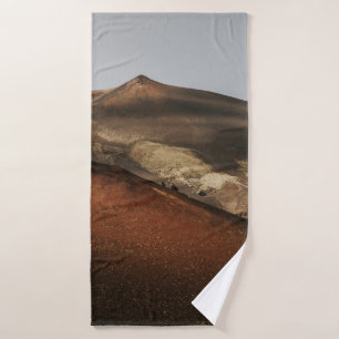 MONTAGNE Brown ET BLANCHE SOUS DES NUAGES BLANCS P
