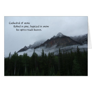 Montagne de nuage avec le Haiku