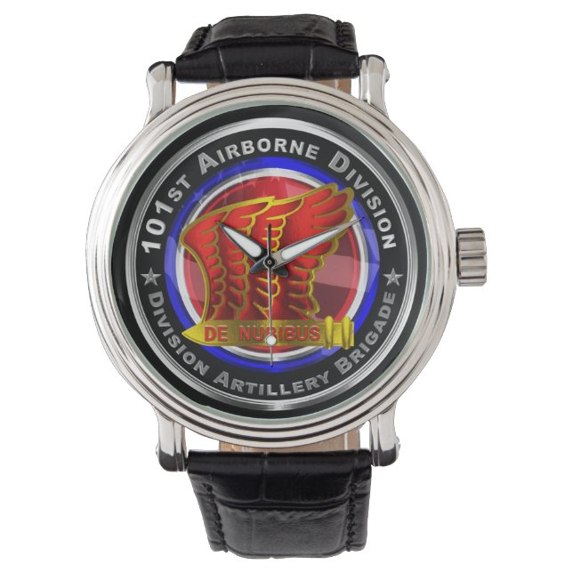 Montre 101e brigade d'artillerie de la division aéroporté (devant)