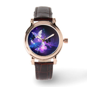 Montre Arrière - plan avec papillons de nuit