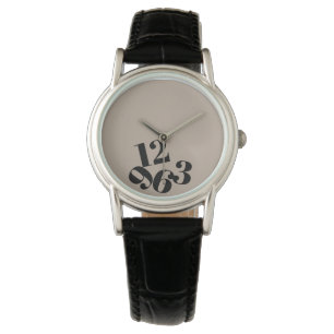 Montre - Arrière - plan beige grand nombre est tom
