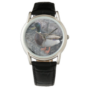 Montre avec du canard sur le visage.