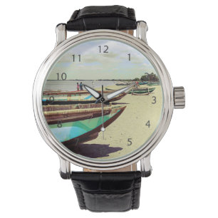 Montre Bateaux sur la plage tropicale