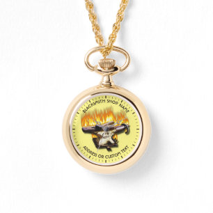 Montre Blacksmith Shop Avec Anvil Et Marteau En Feu