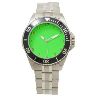 Montre bracelet et coque métallique cadran vert