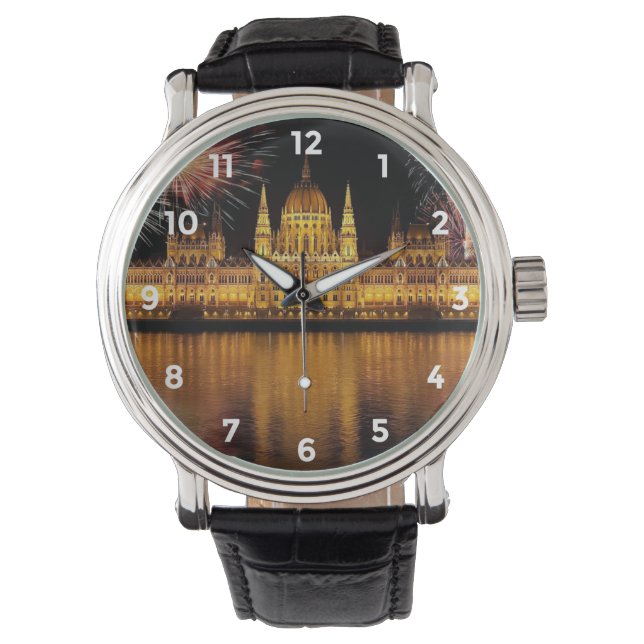 Montre Budapest Parlement Hongrie avec feux d'artifice (devant)