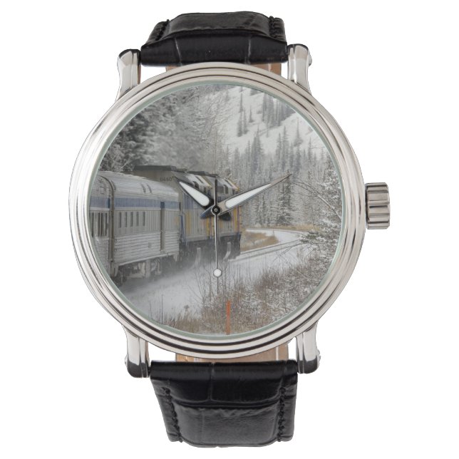 Montre Canada, Alberta. Train à neige VIA Rail entre (devant)