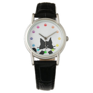 Montre Chaton Couvrant la Bouche avec ses Pattes comme de