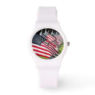 Montre Cimetière militaire historique avec drapeaux améri